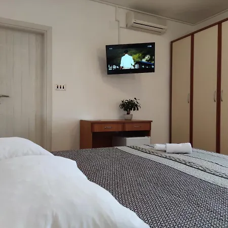 Bed & Breakfast Pansion Alen - Dugi Otok 3*