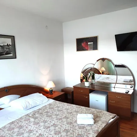 Pansion Alen - Dugi Otok Bed & Breakfast 3*
