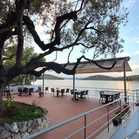 Pansion Alen - Dugi Otok Bed & Breakfast Luka (Dugi Otok)