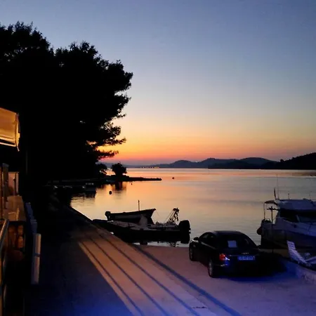Bed & Breakfast Pansion Alen - Dugi Otok Luka (Dugi Otok)