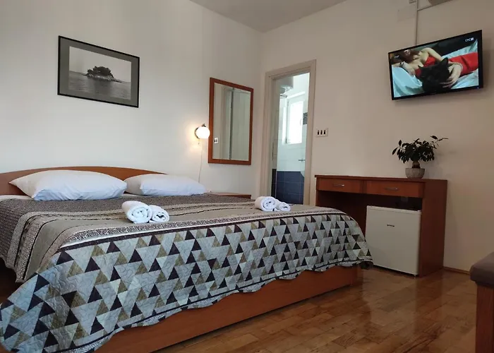 Pansion Alen - Dugi Otok Bed & Breakfast