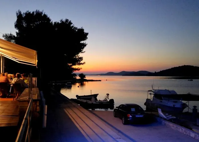 Bed & Breakfast Pansion Alen - Dugi Otok Luka (Dugi Otok)
