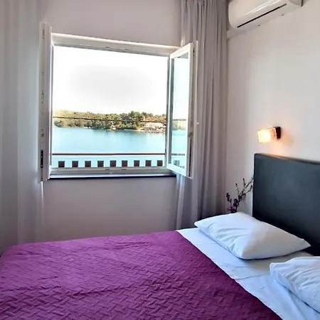 Pansion Alen - Dugi Otok Bed and breakfast