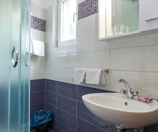 Pansion Alen - Dugi Otok 3* Luka (Dugi Otok)