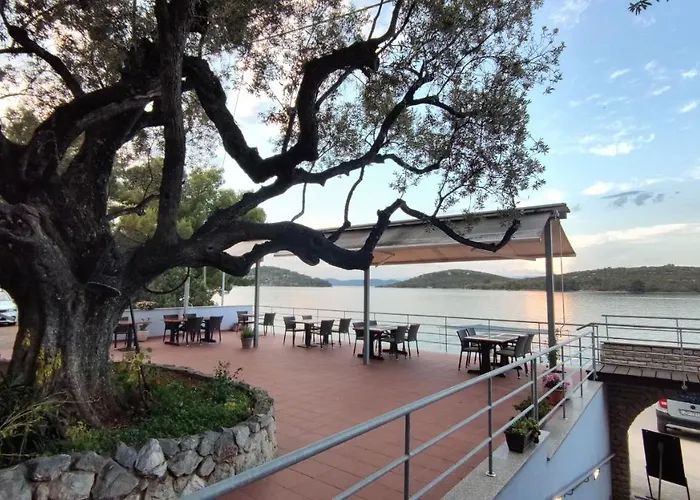 Pansion Alen - Dugi Otok krevet i doručak Luka (Dugi Otok)