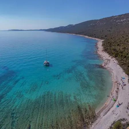 Pansion Alen - Dugi Otok לינה וארוחת בוקר 3*