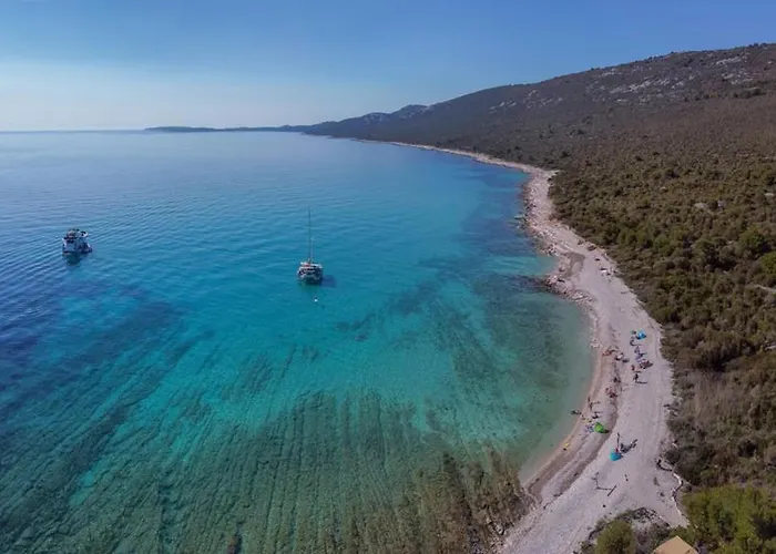 Pansion Alen - Dugi Otok לינה וארוחת בוקר 3*